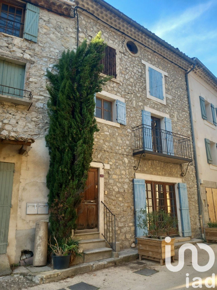 Village house 6 rooms of 153 m² in Les Pilles (26110)