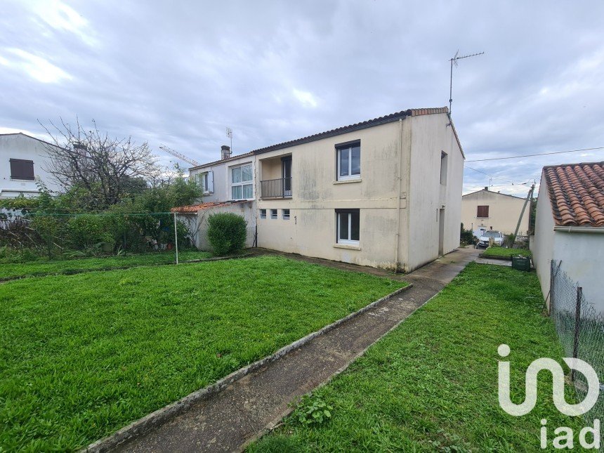 Traditional house 5 rooms of 95 m² in Chaniers (17610)