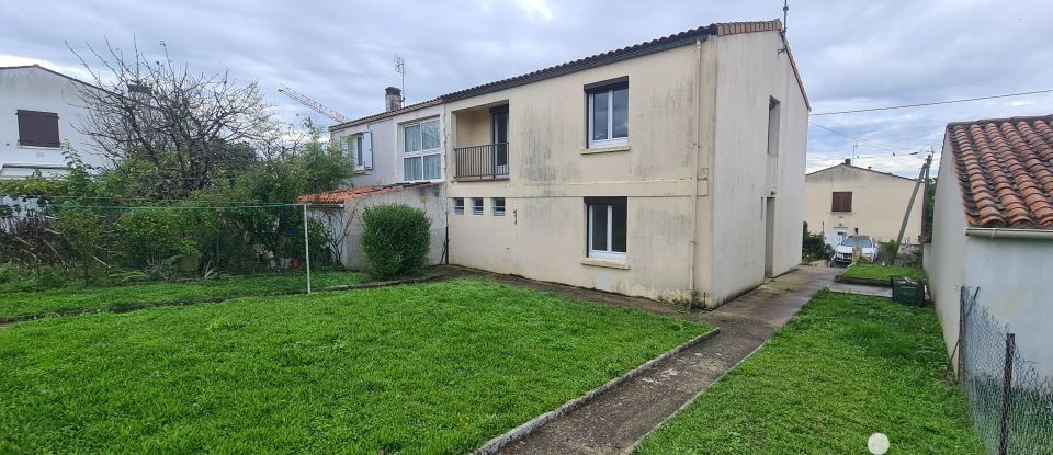 Maison traditionnelle 5 pièces de 95 m² à Chaniers (17610)