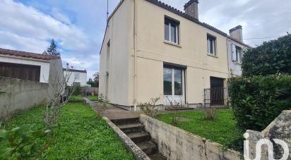 Traditional house 5 rooms of 95 m² in Chaniers (17610)