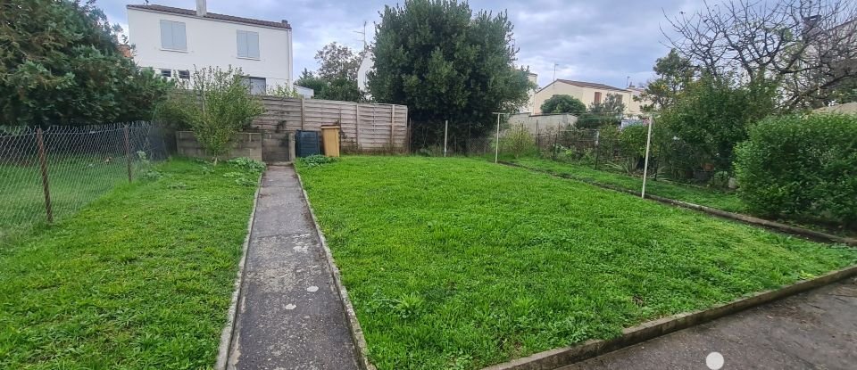 Traditional house 5 rooms of 95 m² in Chaniers (17610)