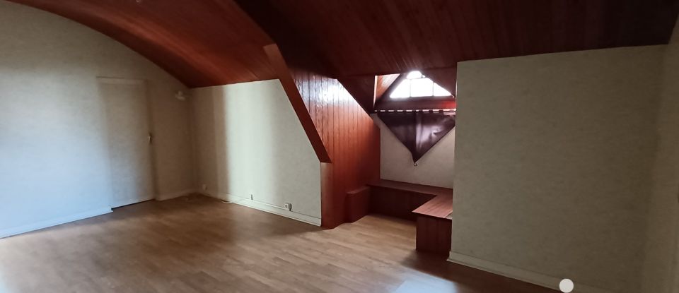 Maison 7 pièces de 183 m² à Thouars (79100)