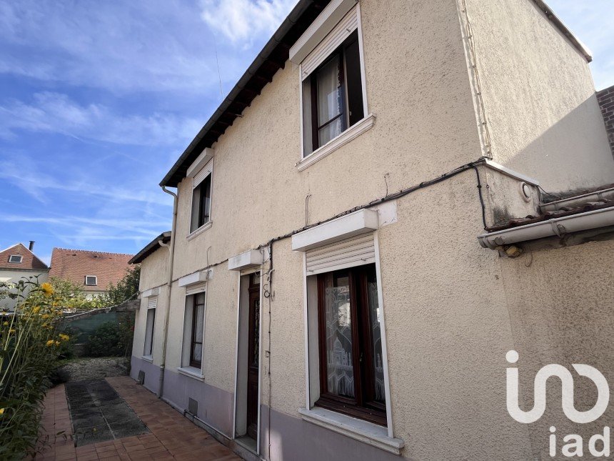 House 4 rooms of 95 m² in Compiègne (60200)