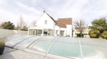 Maison 6 pièces de 124 m² à Le Mesnil-Amelot (77990)