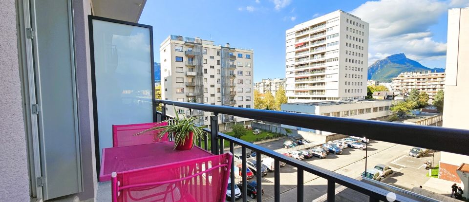 Appartement 3 pièces de 53 m² à Grenoble (38100)