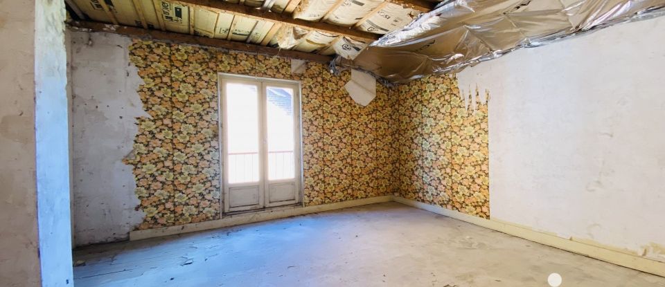 Maison de village 5 pièces de 156 m² à Savigny-sur-Aisne (08400)