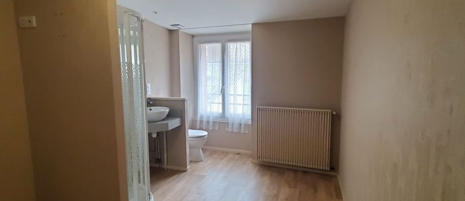 Maison 12 pièces de 450 m² à La Châtaigneraie (85120)