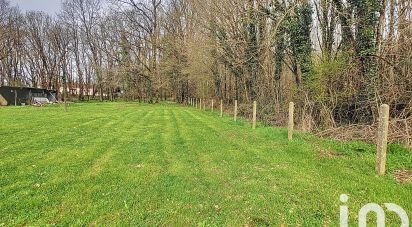 Land of 2,326 m² in Marigny-Chemereau (86370)