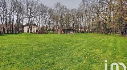 Land of 2,326 m² in Marigny-Chemereau (86370)