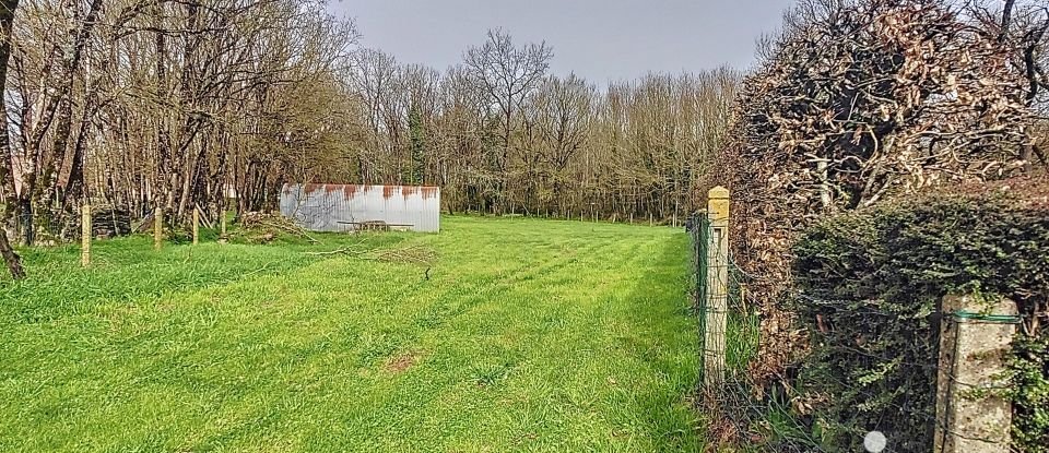 Terrain de 2 326 m² à Marigny-Chemereau (86370)