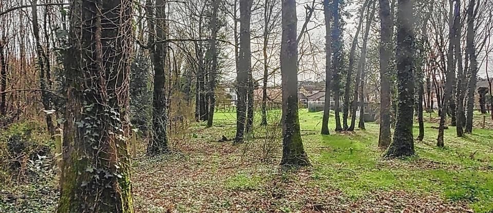 Terrain de 2 326 m² à Marigny-Chemereau (86370)