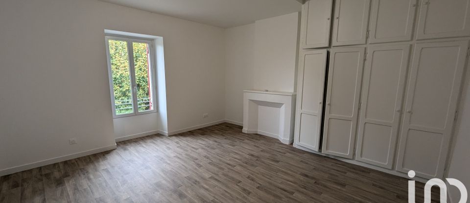 Town house 5 rooms of 103 m² in Montguyon (17270)