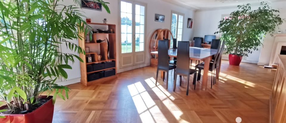 Maison traditionnelle 7 pièces de 170 m² à Lannion (22300)