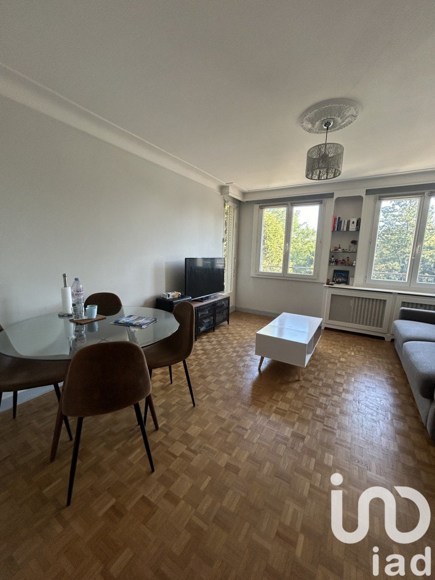 Apartment 2 rooms of 49 m² in Joinville-le-Pont (94340)