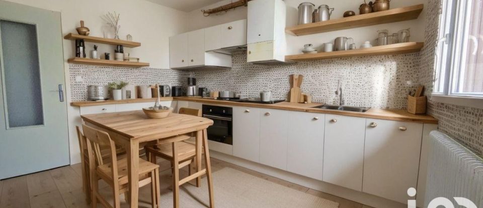 Appartement 4 pièces de 81 m² à Bordeaux (33200)