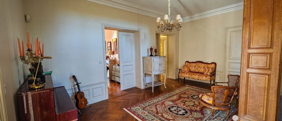 Mansion 11 rooms of 519 m² in Bar-sur-Aube (10200)