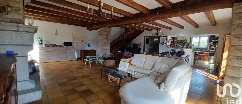 Maison de campagne 5 pièces de 132 m² à Lizio (56460)