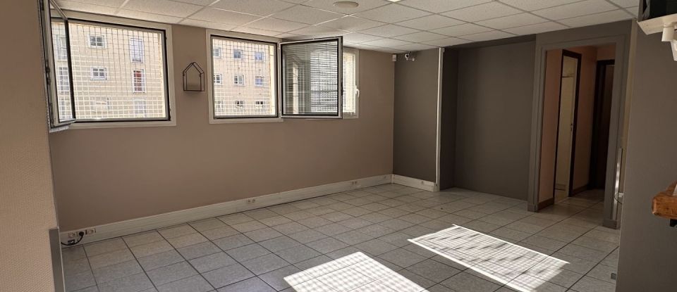 Business premises of 150 m² in Fresnes (94260)