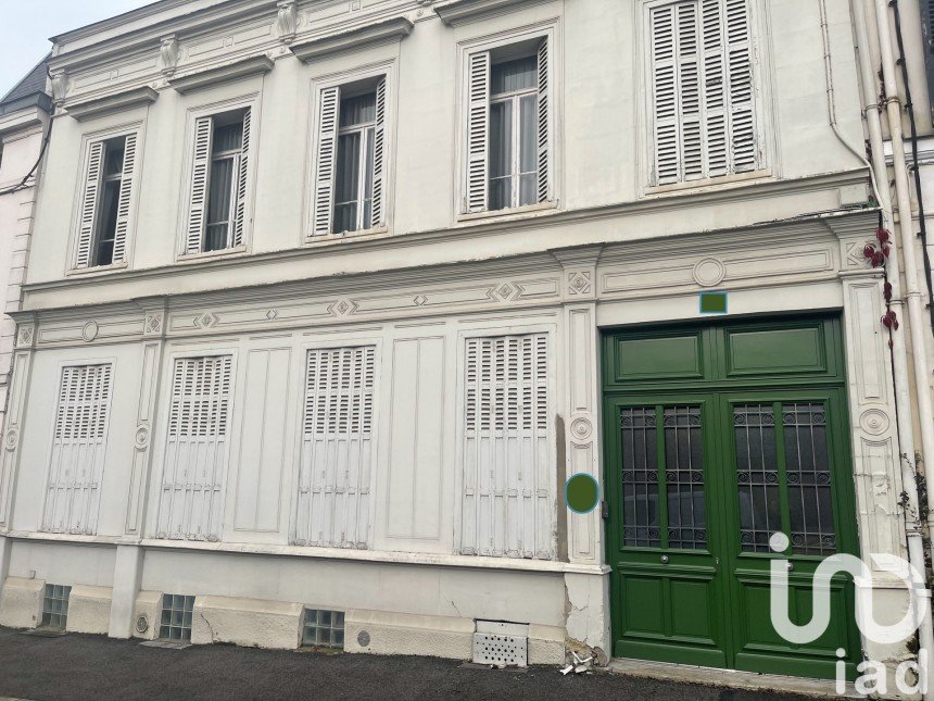 Building in Saint-Quentin (02100) of 534 m²