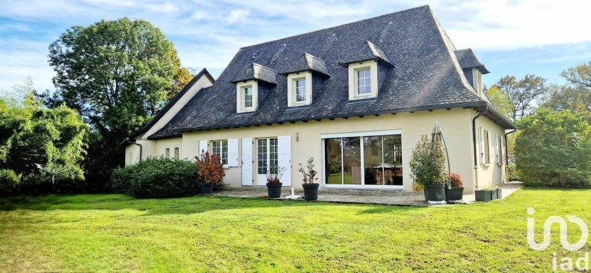 Maison 6 pièces de 197 m² à Pleaux (15700)