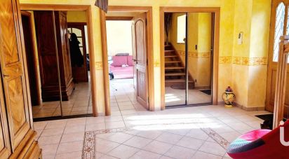 House 6 rooms of 197 m² in Pleaux (15700)