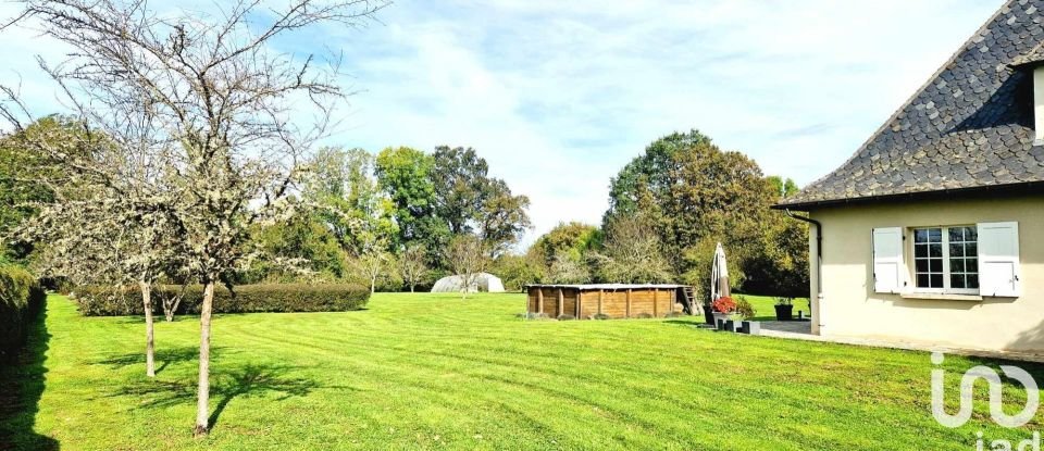 Maison 6 pièces de 197 m² à Pleaux (15700)