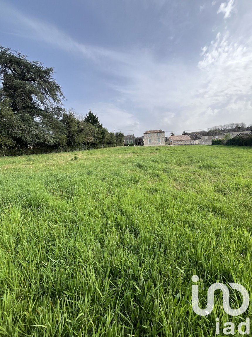 Land of 2,940 m² in Eynesse (33220)