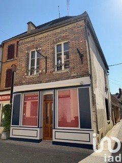 Immeuble de 60 m² à Saint-Julien-du-Sault (89330)