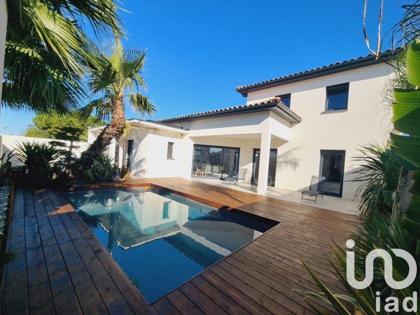 Architect house 4 rooms of 146 m² in Agde (34300)