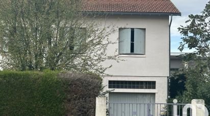 Maison traditionnelle 5 pièces de 160 m² à Séméac (65600)