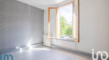 Apartment 2 rooms of 33 m² in Sainte-Geneviève-des-Bois (91700)