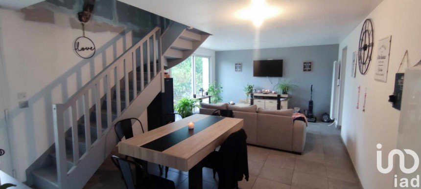 House 5 rooms of 86 m² in Ételfay (80500)