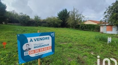 Land of 640 m² in Saint-Myon (63460)