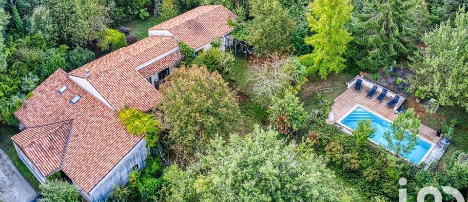 Maison d’architecte 7 pièces de 250 m² à Sarlat-la-Canéda (24200)