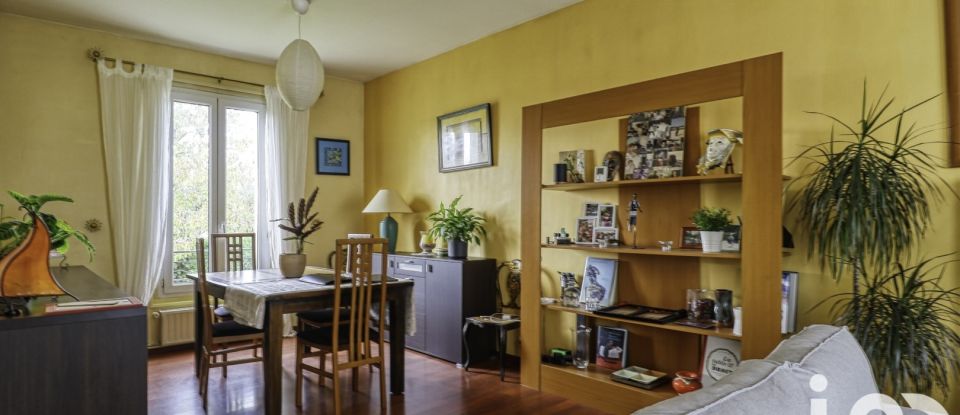 Traditional house 6 rooms of 130 m² in Saint-Prix (95390)