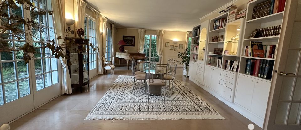 Maison 9 pièces de 290 m² à Château-Thierry (02400)