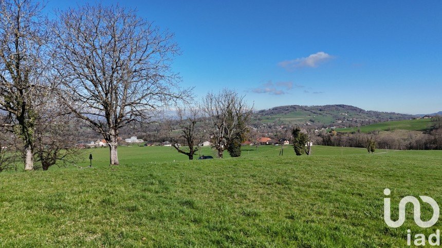 Land of 1,252 m² in Montcel (73100)