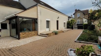 Traditional house 6 rooms of 131 m² in Varennes-sur-Seine (77130)