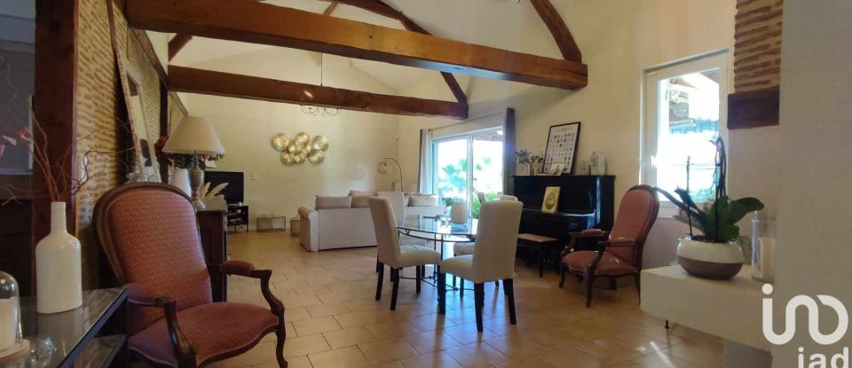 House 8 rooms of 228 m² in Bergerac (24100)