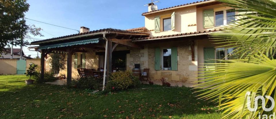 Maison 8 pièces de 228 m² à Bergerac (24100)