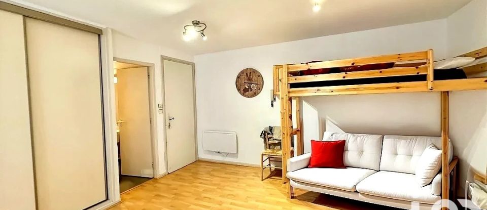 Studio 1 room of 28 m² in Cauterets (65110)