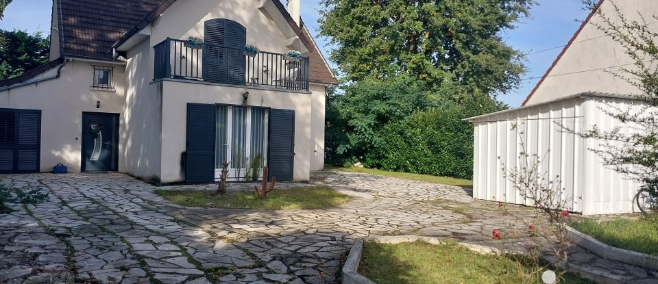 Maison traditionnelle 8 pièces de 176 m² à Chelles (77500)