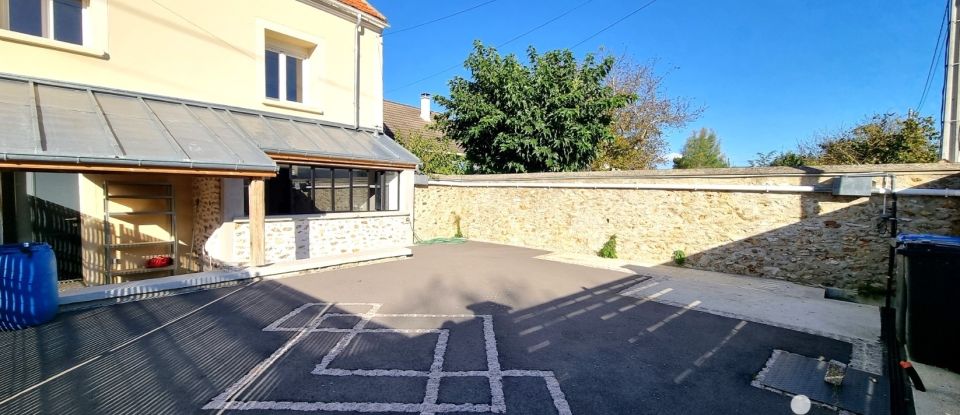 Maison traditionnelle 6 pièces de 133 m² à Nanteuil-lès-Meaux (77100)