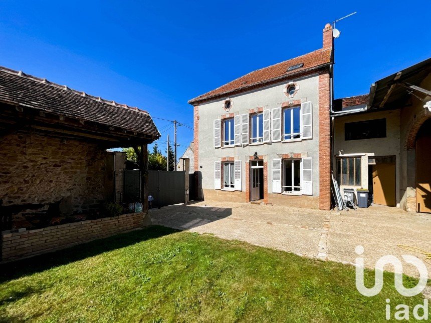 House 6 rooms of 142 m² in Villeneuve-la-Guyard (89340)