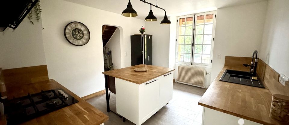 Town house 4 rooms of 90 m² in Boulleret (18240)