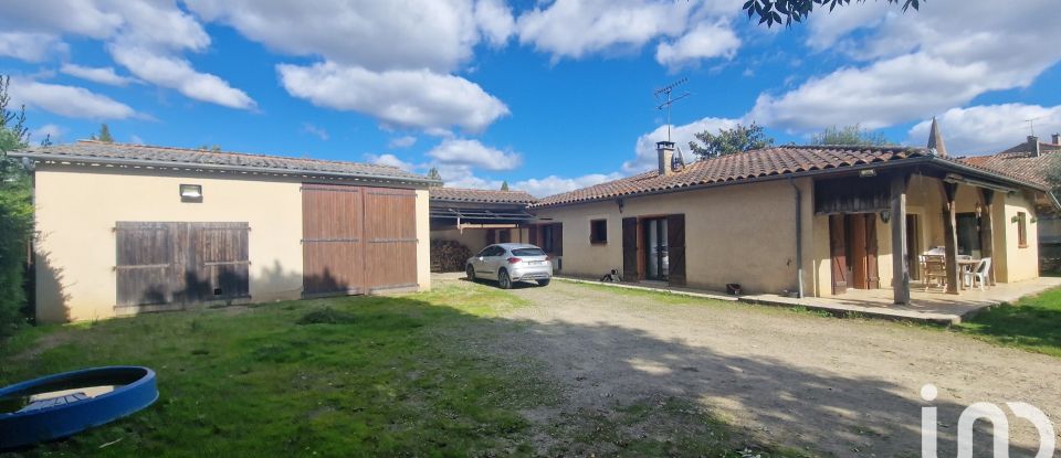 Maison 5 pièces de 160 m² à Saint-Nicolas-de-la-Grave (82210)