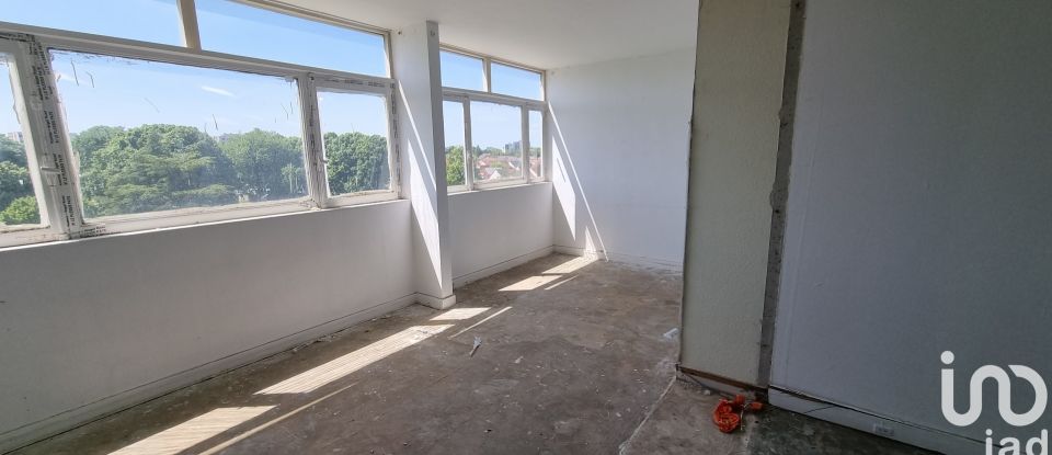 Appartement 4 pièces de 69 m² à Évry (91000)