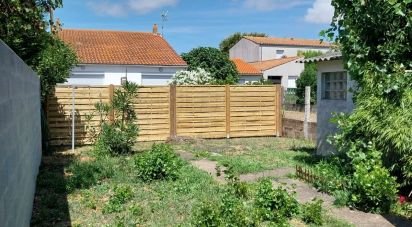 House 4 rooms of 80 m² in La Rochelle (17000)