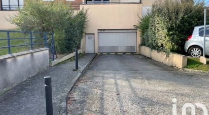 Parking/garage/box de 10 m² à Saint-Fargeau-Ponthierry (77310)