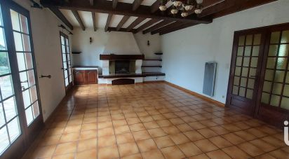 Traditional house 5 rooms of 98 m² in Labouheyre (40210)